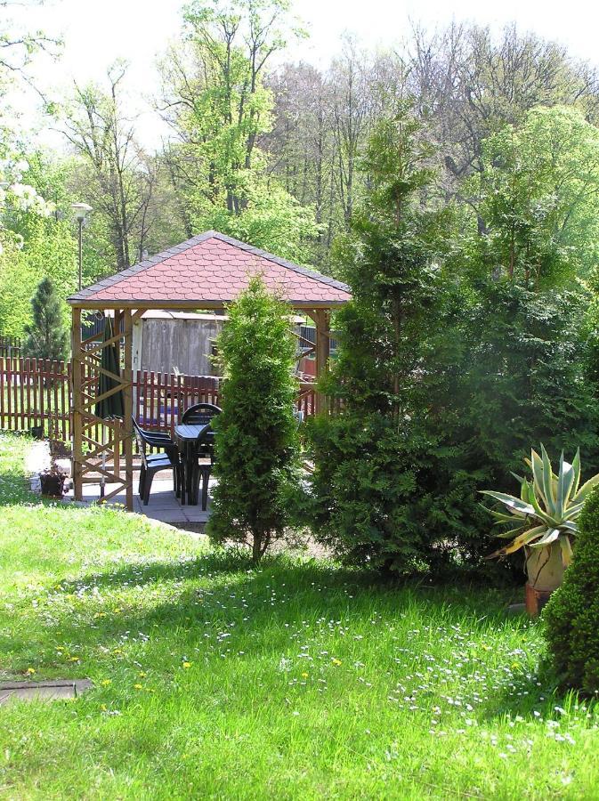 Ferienwohnung Und Pension "Zur Aue" Konigsbruck Exterior foto